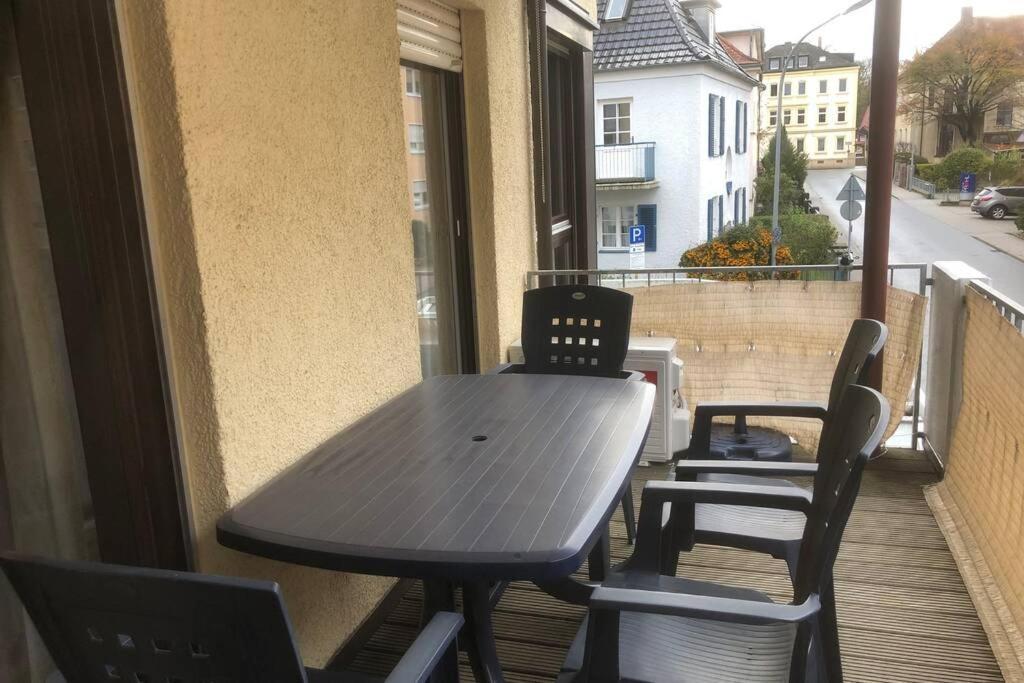 Neu Bayreuth: Spacious Central Apartment with Climate Control and Balconies Exterior photo